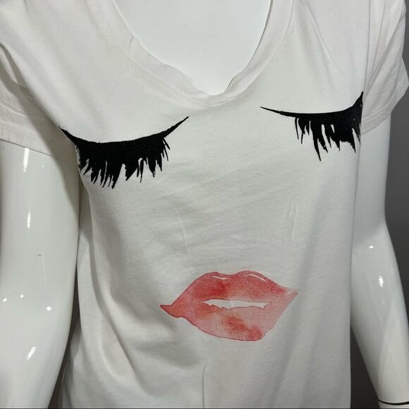 G Supply V-neck, Hi-Low cotton‎ tee with eyelashes and lips - S - Picture 7 of 12